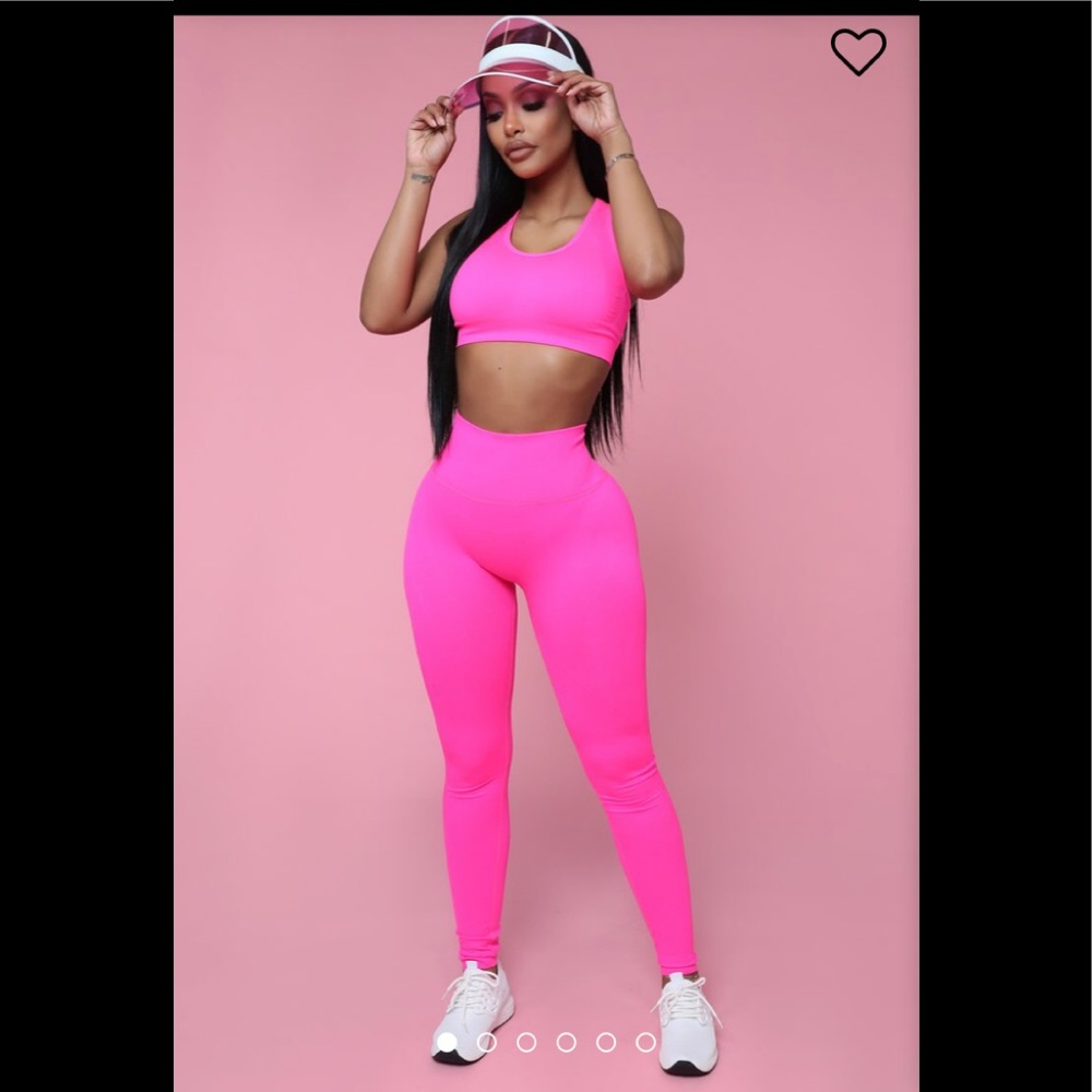 Fashion Nova Werk It Active Sports Bra & Leggings